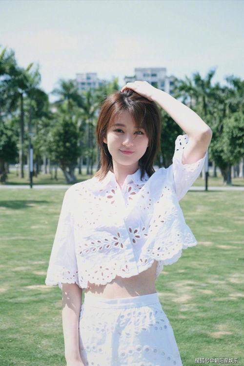 娱乐吃瓜酱高冷学长,高冷学长与娱乐吃瓜酱的甜蜜碰撞